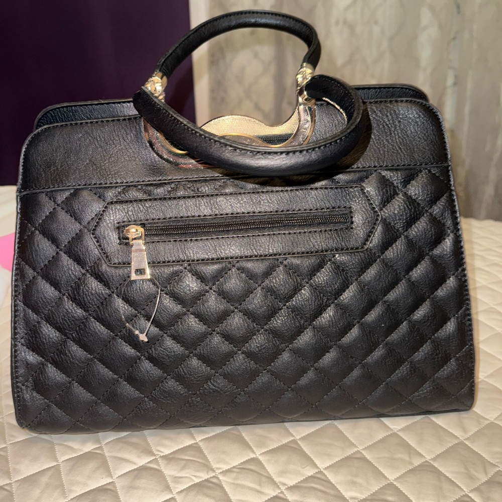 Elegant Black Quilted Handbag